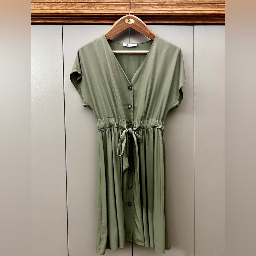 Olive Green Button-Front Tie-Waist Dress
